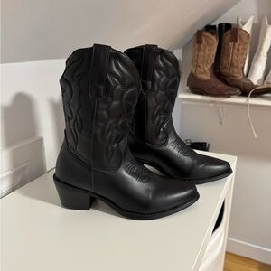 Classic Black Western Cowboy Boots for Women -